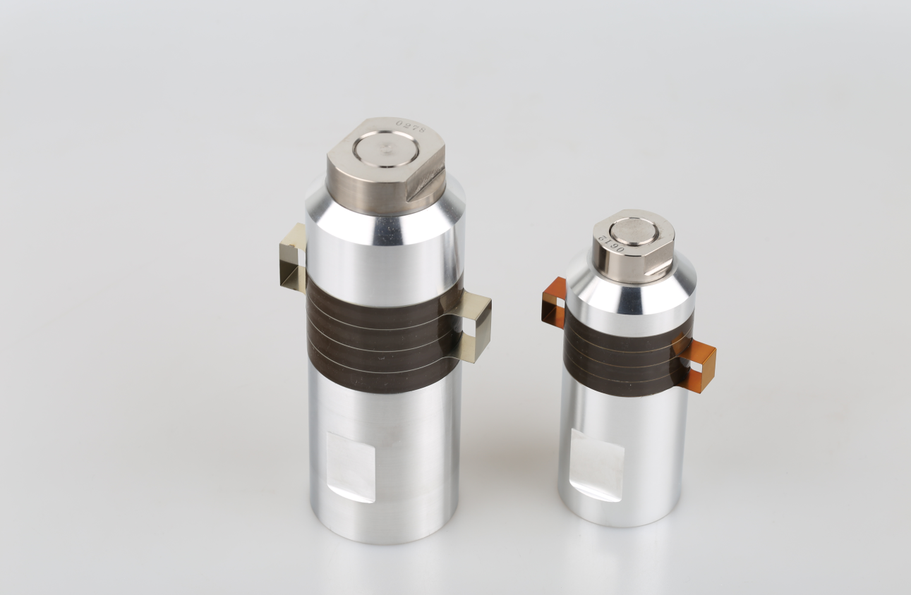 超大(dà)功率超聲波換能(néng)器(qì)